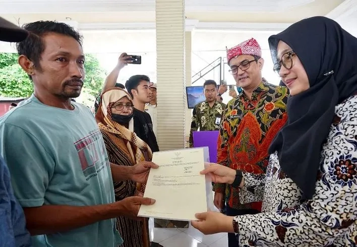 186 Nelayan Banyuwangi Kantongi Sertifikat Tanah2