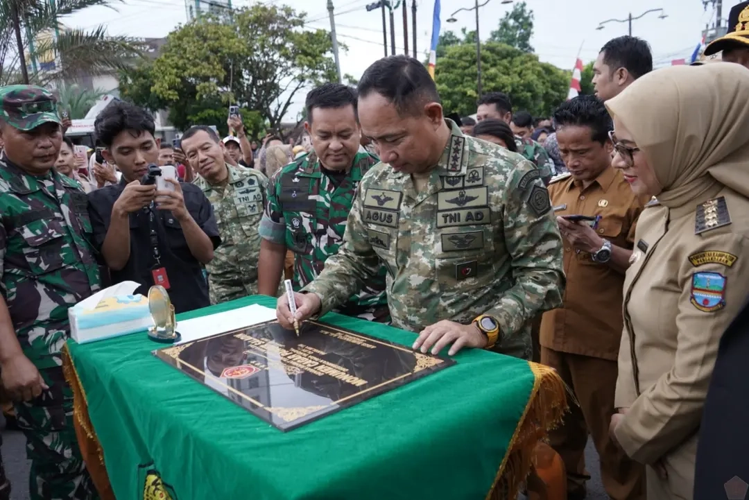 Panglima TNI Resmikan Monumen Panser Saladin di Cijulang