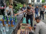 Polres Jombang Sita 680 Botol Miras, AF Kembali Ditangkap Polres Jombang Sita 680 Botol Miras, AF Kembali Ditangkap