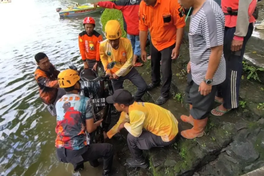 Talud Sarangan Ambrol, Tujuh Motor Masuk Danau