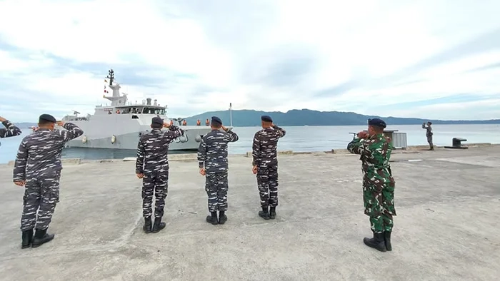 TNI AL Kerahkan Dua KRI Amankan Laut Timur
