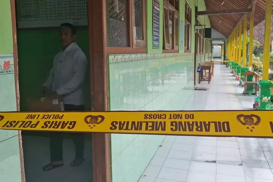 Belasan Chromebook SDN Tiron Digondol Maling