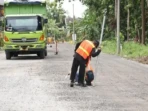 Blitar Perbaiki Jalur Mudik dengan Material Sisa