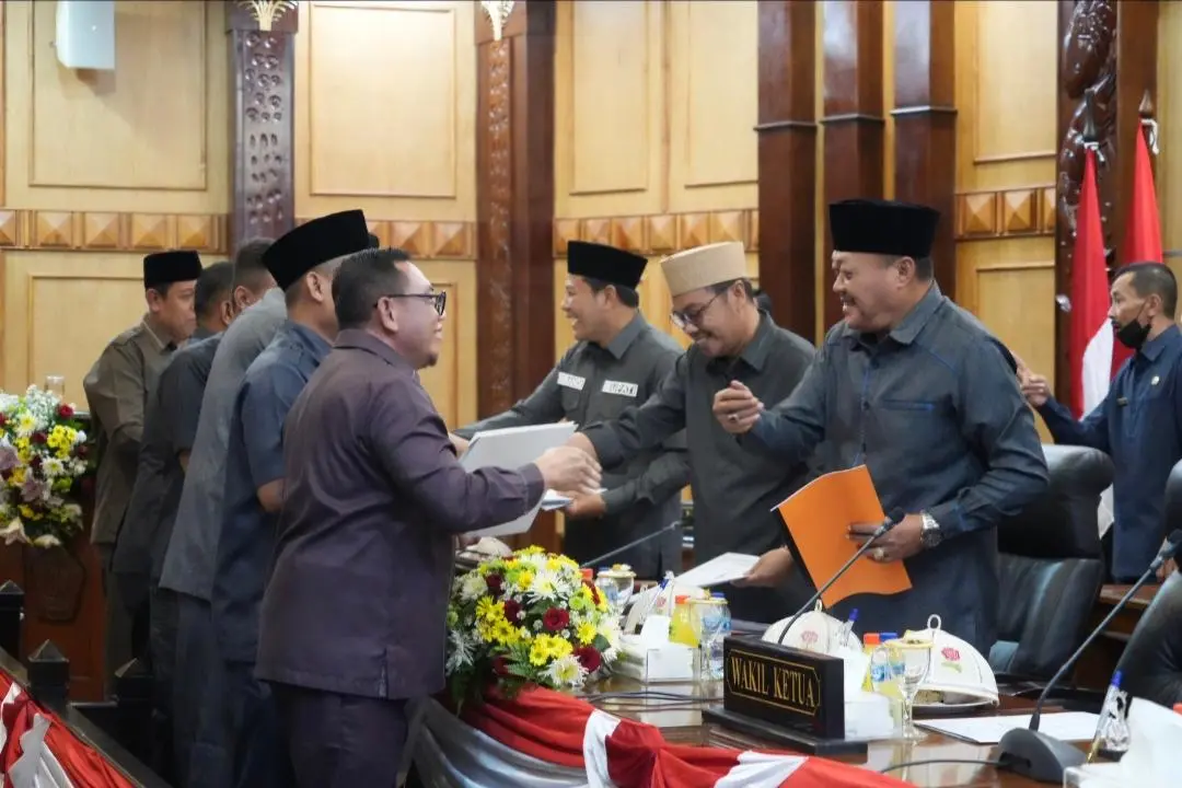 Bupati Sidoarjo Jawab Fraksi soal Raperda Pajak