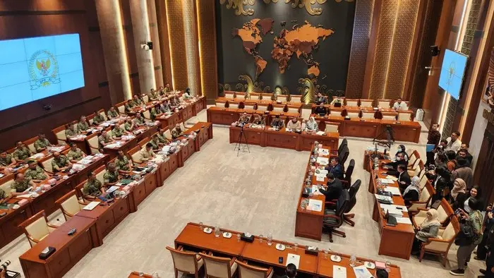 DPR Bahas Hibah Alpalhankam Secara Tertutup