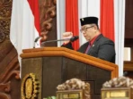 Dua Raperda Jatim Mandek di Kemendagri