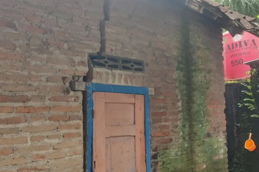 Gempa Pacitan Rusak Rumah Warga di Blitar