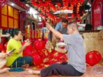 Klenteng Cokro Bersolek Sambut Imlek