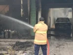 Korsleting Pertamini Picu Kebakaran Ruko di Madiun