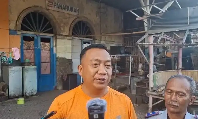 Live Bupati Situbondo Terhenti, Maling Terkepung