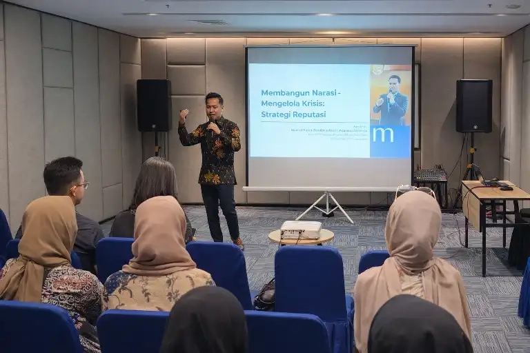 Mahasiswa Bedah Strategi PR Midtown Surabaya