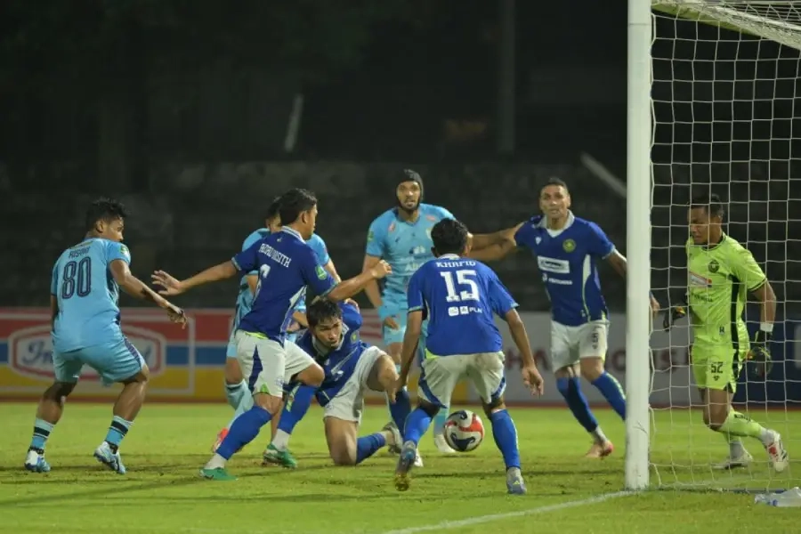 Persela Takluk 0-1 dari Persiku Kudus