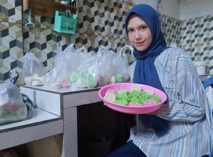 Pesanan Apem Megengan Pacitan Melonjak Tajam