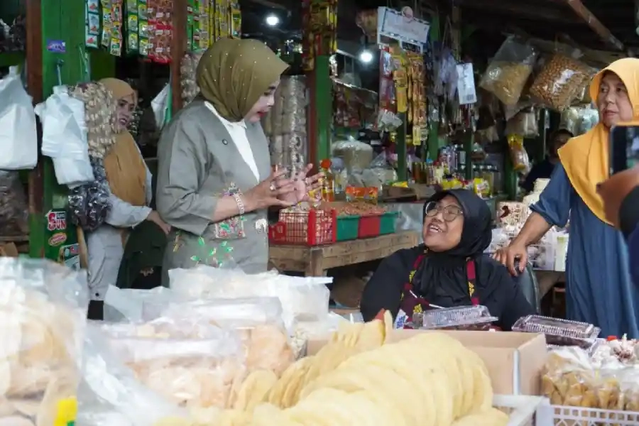 Wabup Sidak Pasar Porong Ramadan