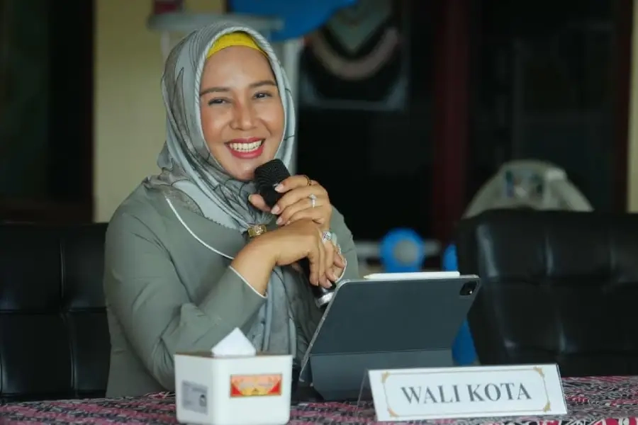 Ning Ita Tekan Warga Mojokerto Pilah Sampah