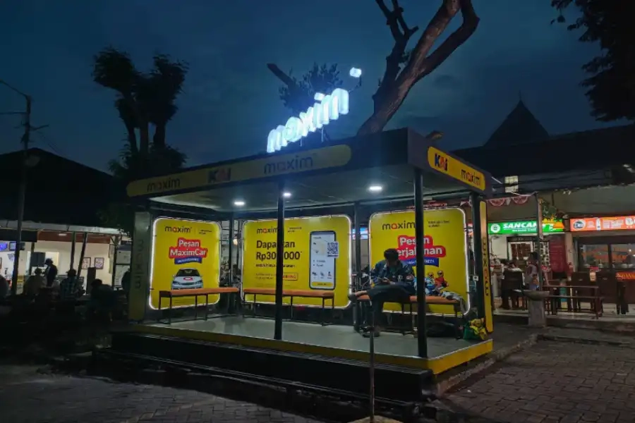 Pick Up Point Maxim, Motif Komersial Disorot