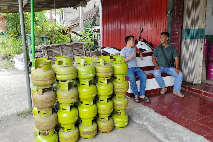 Polisi Sidak Distribusi LPG di Geneng Ngawi