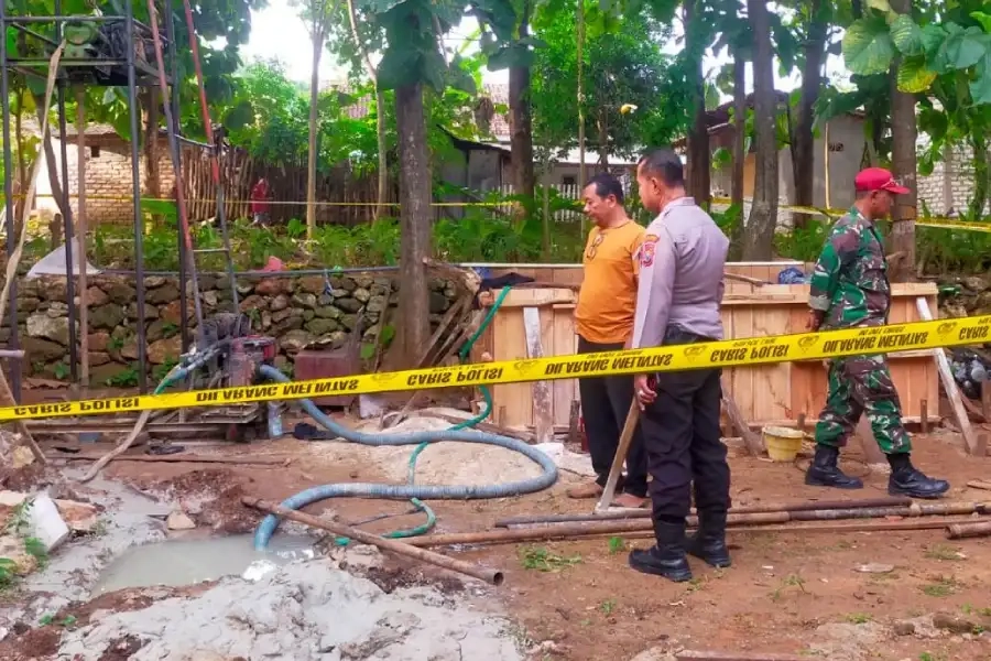 Sumur Bor Sumenep Keluarkan Gas Mudah Terbakar