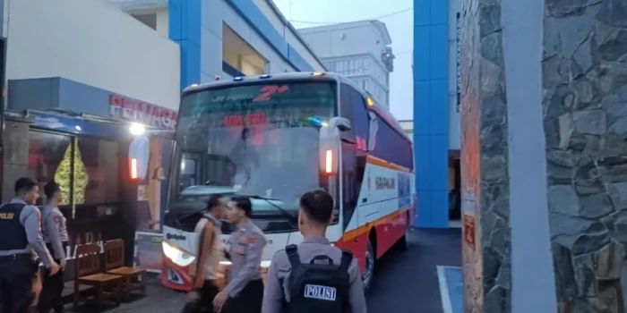 12 Pejabat Tulungagung Dibawa KPK ke Jakarta