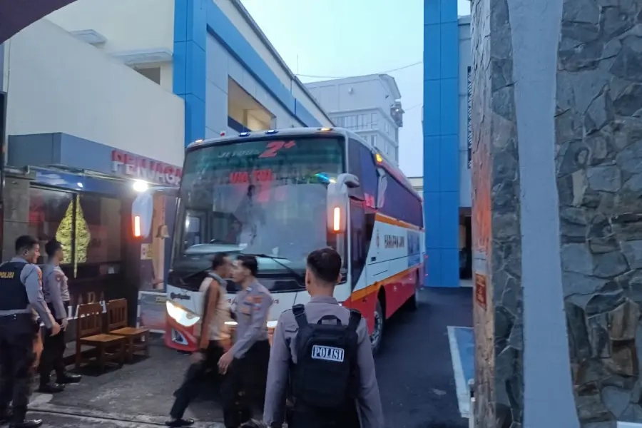 12 Pejabat Tulungagung Dibawa KPK ke Jakarta