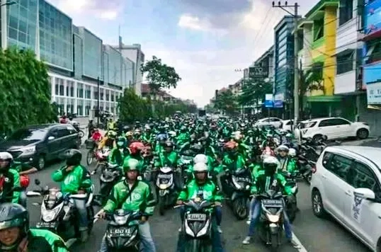 Demo Besar Ojol Tuntut Sanksi Aplikator Nakal