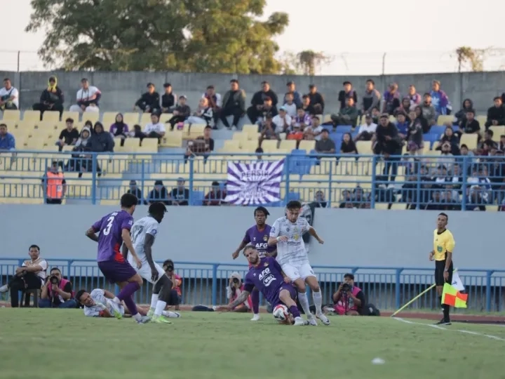 Derbi Jatim Penentuan Nasib Madura dan Persik