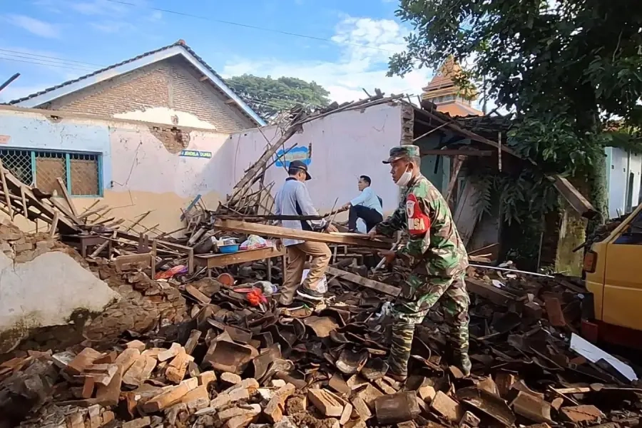 Gudang Sekolah Roboh, Dugaan Kelalaian Perawatan Muncul