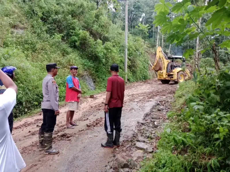 Longsor Massal Terjang Pacitan, Akses dan Listrik Lumpuh