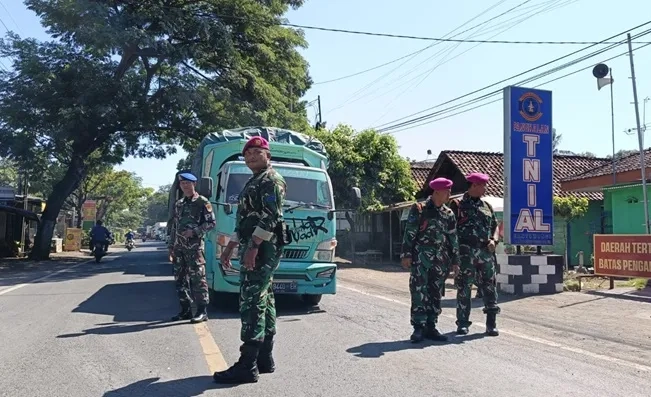 Macet Ketapang Tak Terurai, TNI Turun Tangan