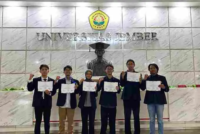 Mahasiswa Unej Riset Reaktor Nuklir untuk Terapi Kanker