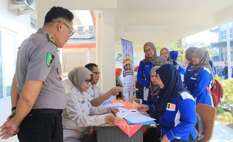 MCU Gratis Buruh, Polres Bojonegoro Disorot