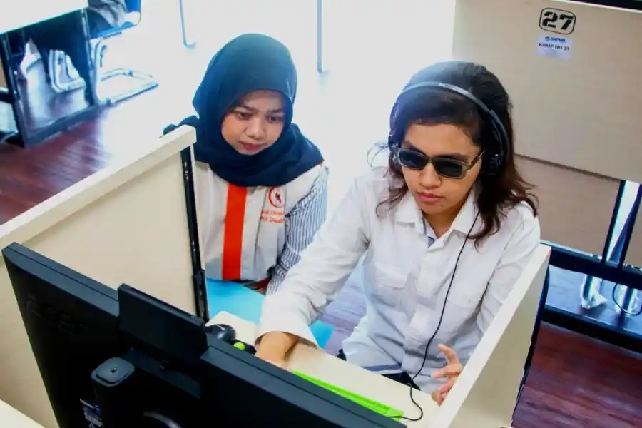 NVDA Kawal UTBK Tunanetra di Unesa