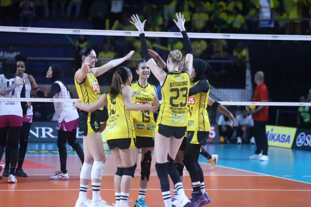 Petrokimia Gresik Libas Popsivo, Kandidat Juara Menguat