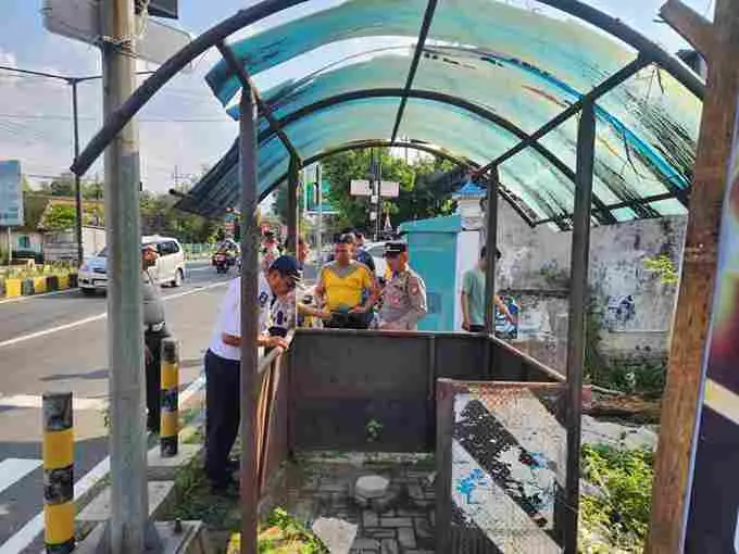 Pos Terbengkalai Dibongkar, Dugaan Pembiaran Dipertanyakan