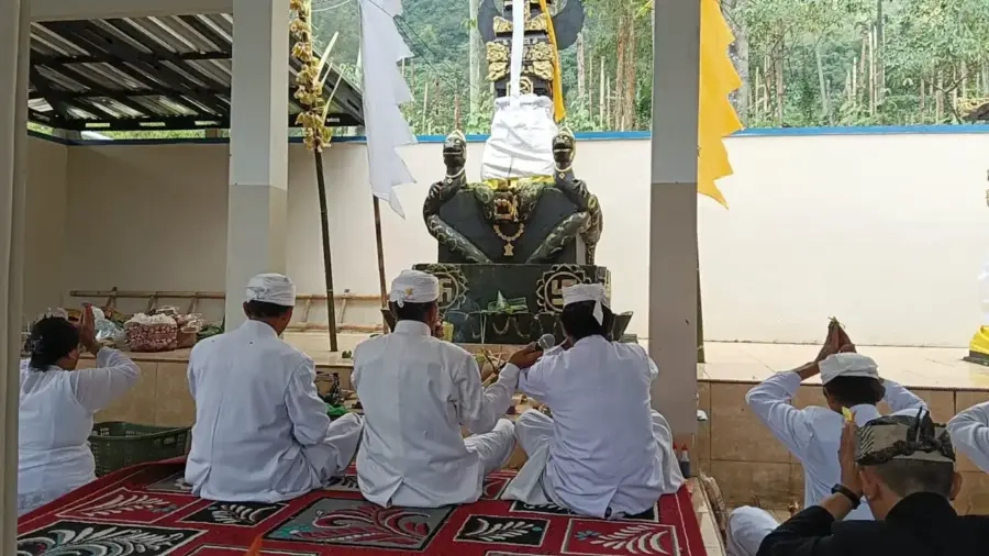 Saraswati Tengger Ilmu Dijunjung, Moral Dipertaruhkan