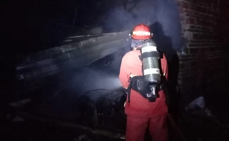 Tiga Sapi Nyaris Mati Terbakar di Kandang