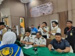 43 Ribu Jemaah Haji Surabaya Tuntas Diberangkatkan 43 Ribu Jemaah Haji Surabaya Tuntas Diberangkatkan