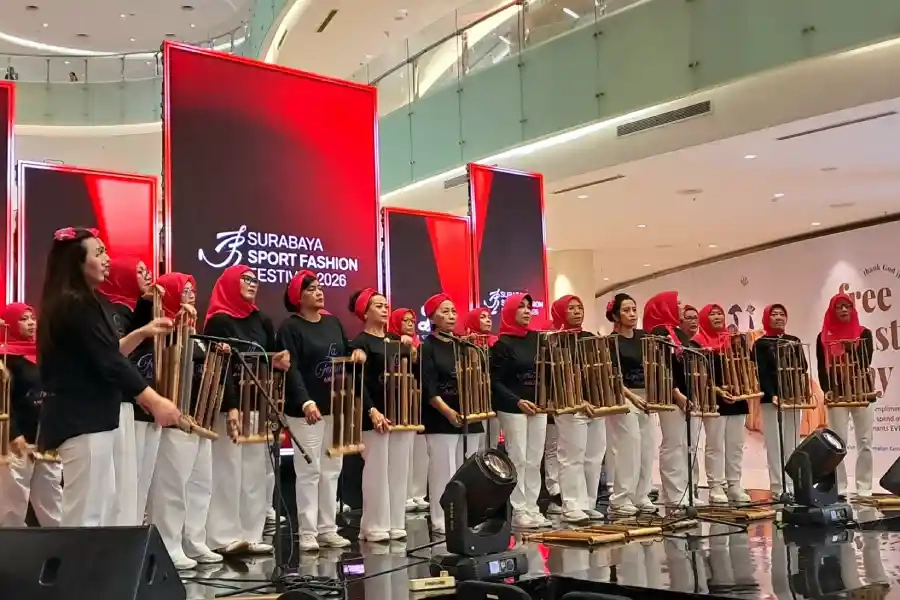 Angklung Modern La Femina Bidik Generasi Muda