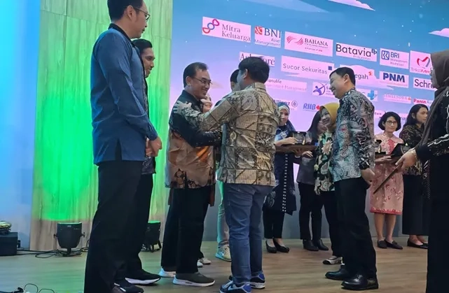 Arsinu Raih Award Yakes Telkom