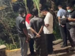 Bayi Membusuk Dibuang ke Selokan