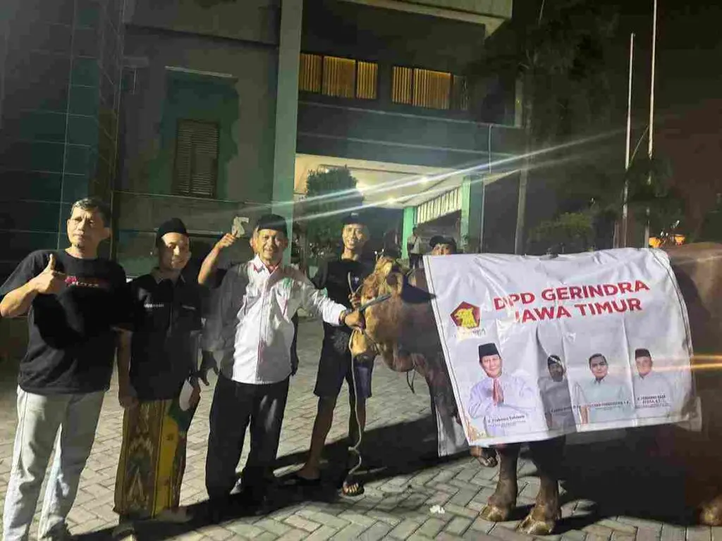 Gerindra Jatim Salurkan 571 Hewan Kurban