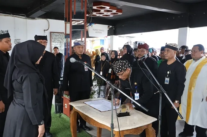 Ipuk Rotasi 52 Pejabat, Camat Diminta Responsif