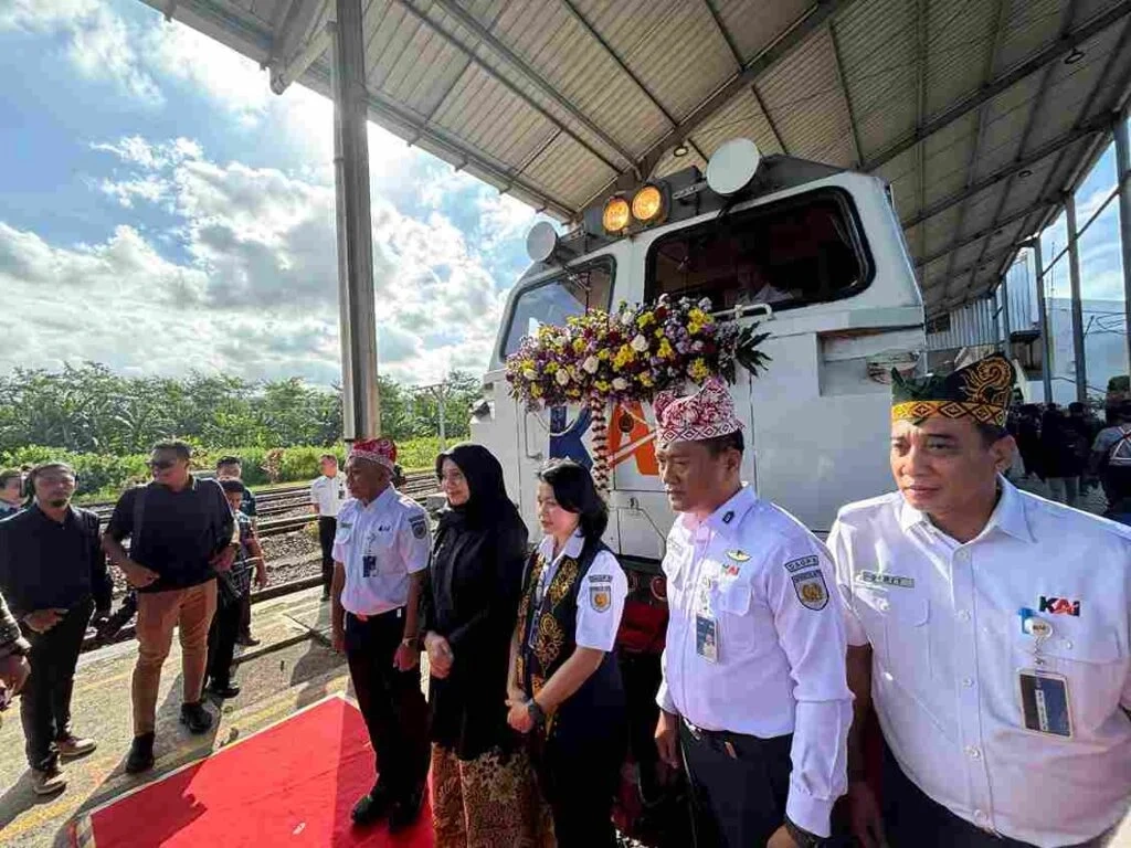 KA Sangkuriang Disorot, Okupansi Tembus 109 Persen