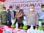 Kejari Malang Musnahkan Sabu dan Rokok Ilegal