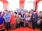 Khofifah Salurkan Miliaran Rupiah untuk Lansia Jatim Khofifah Salurkan Miliaran Rupiah untuk Lansia Jatim