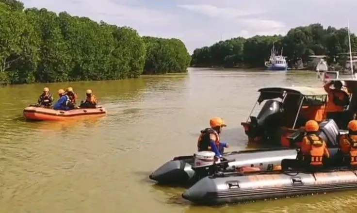 Korban Kapal Tersangkut Karang Ditemukan Tewas