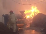 Pabrik Serbuk Jombang Terbakar, Penyebab Masih Diselidiki