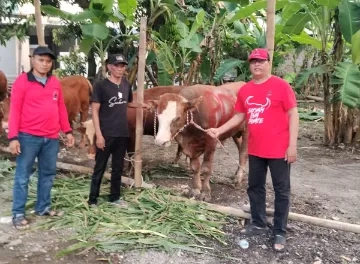 PDIP Gresik Tebar Kurban, Perkuat Basis Sosial
