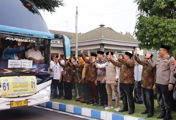 Pelepasan 1.263 Jemaah Haji Jombang Disorot