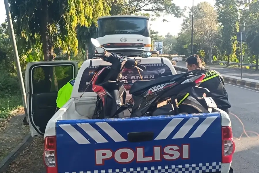 Pemotor Tewas Usai Ditabrak Bus di Ring Road